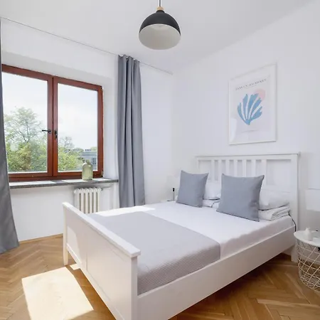 3 Bedroom Apartment-aleja Daszynskiego- Grzegorzki Apartmán *